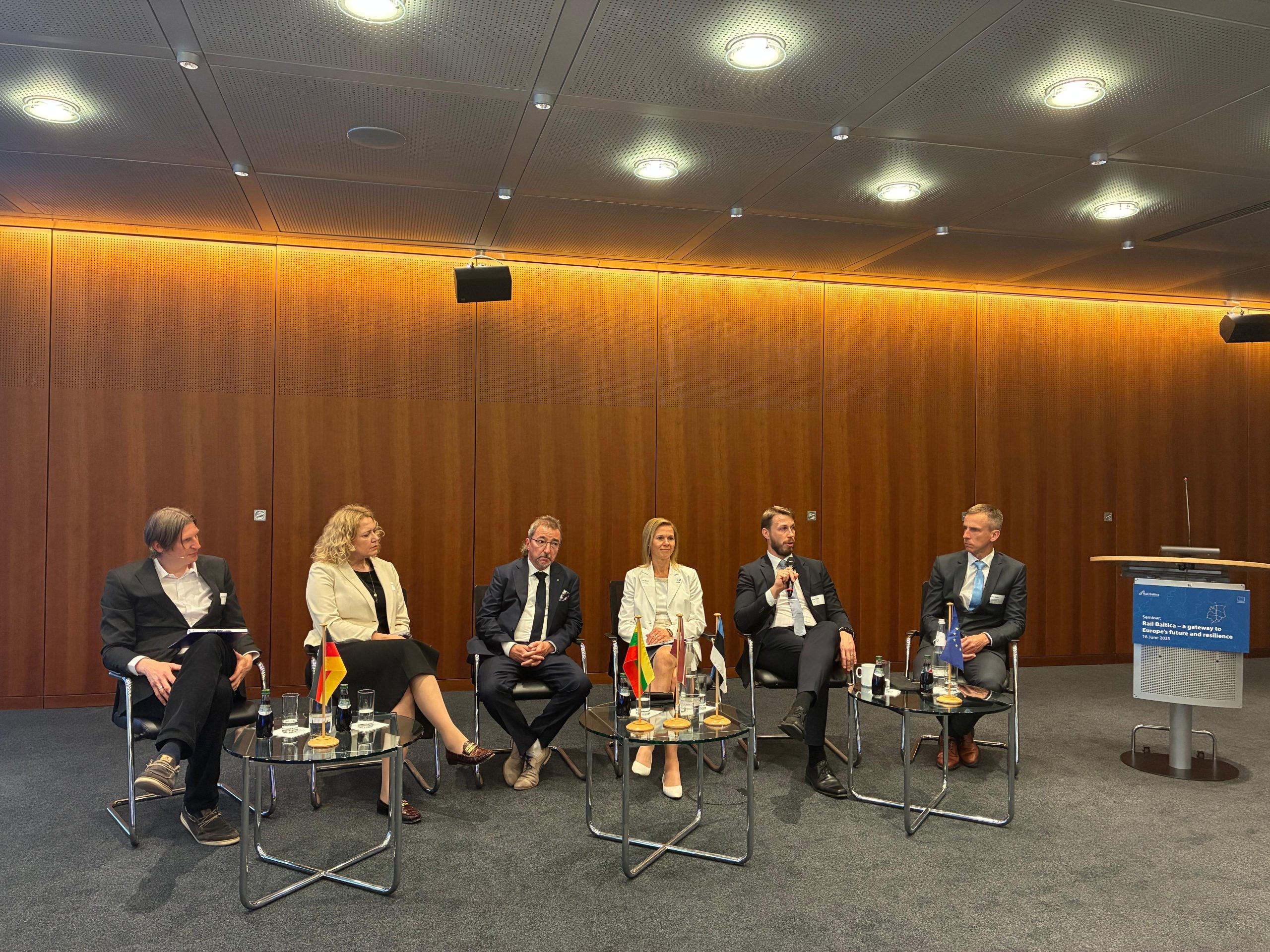 Rail-Baltica-seminar-in-Berlin_panel-discussion-scaled