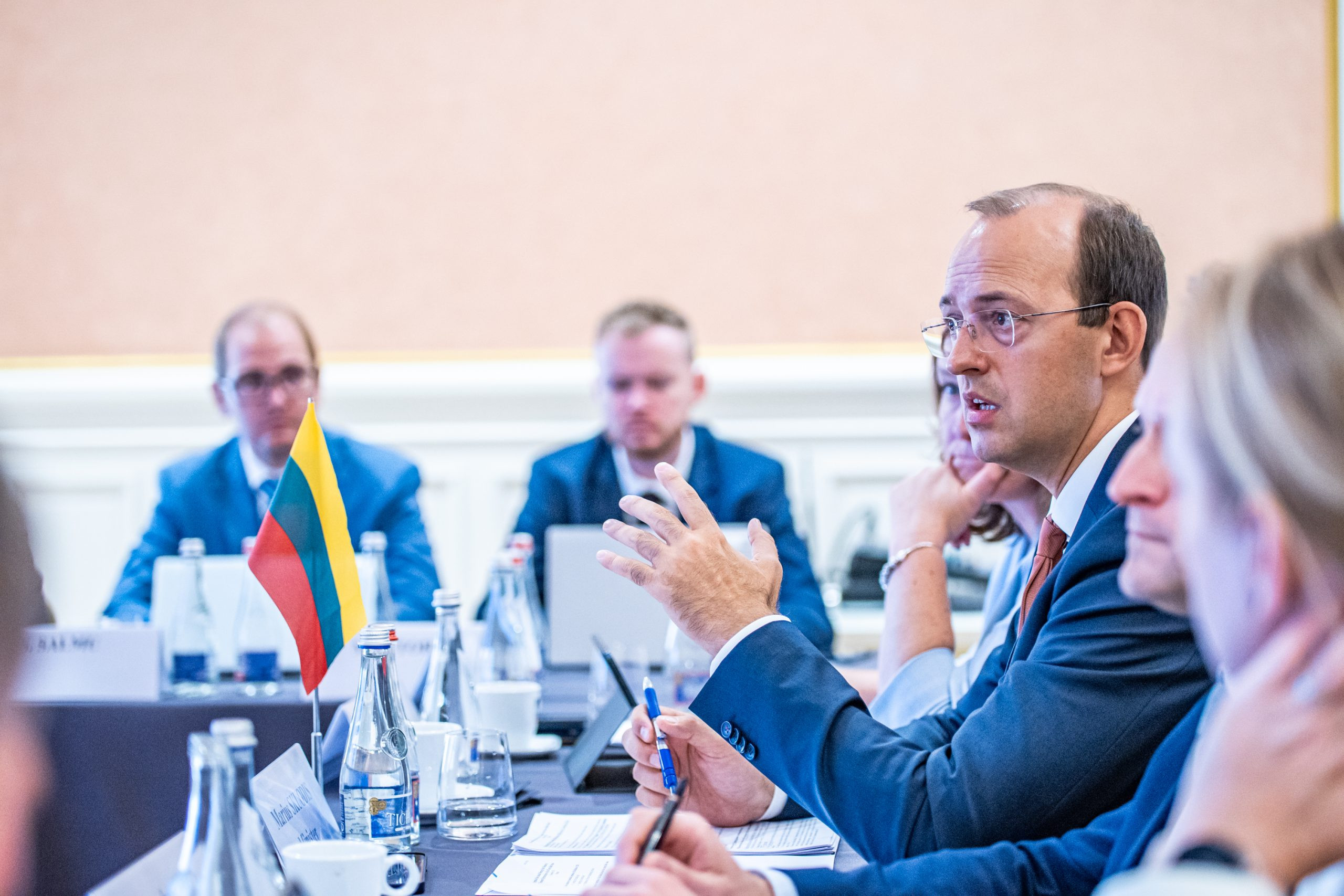 re_0144_F88_8350-scaled