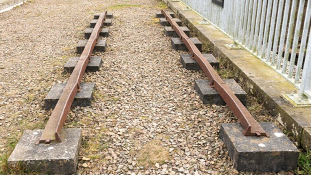 metal-rails-1024×576 metal-rails-1024×576