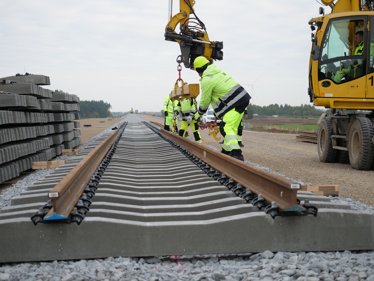 Track laying begins on Lithuania’s most advanced Rail Baltica section (6)
